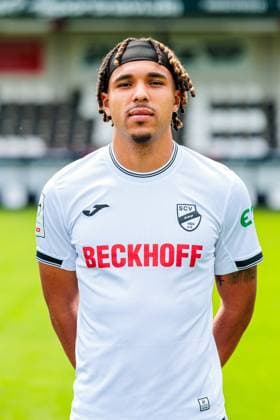Joshua Eze; SC Verl; 3.Liga, Porträttermin 2025 2026 GER, Porträttermin SC Verl, Fussball, 3. Liga, Spielzeit 2025 2026, 16.07.2025 GER, Porträttermin SC Verl, Fussball, 3. Liga, Spielzeit 2025 2026, 16.07.2025 Verl Copyright: xEibner-Pressefoto JanxRollingerx EP_JSK