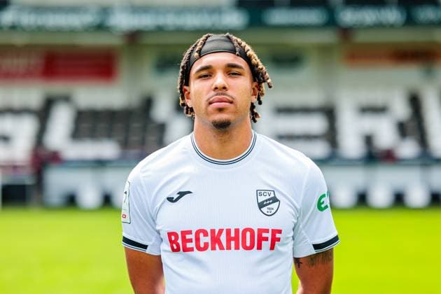 Joshua Eze; SC Verl; 3.Liga, Porträttermin 2025 2026 GER, Porträttermin SC Verl, Fussball, 3. Liga, Spielzeit 2025 2026, 16.07.2025 GER, Porträttermin SC Verl, Fussball, 3. Liga, Spielzeit 2025 2026, 16.07.2025 Verl Copyright: xEibner-Pressefoto JanxRollingerx EP_JSK