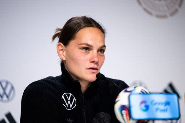 Giovanna Hoffmann (Deutschland, 18) bei der Pressekonferenz, SUI, DFB Pressekonferenz, Fussball Frauen Nationalmannschaft Deutschland, UEFA Womens Euro 2025, Spielzeit 2024 2025, 17.07.2025 SUI, DFB Pressekonferenz, Fussball Frauen Nationalmannschaft Deutschland, UEFA Womens Euro 2025, Spielzeit 2024 2025, 17.07.2025 Zuerich Copyright: xEibner-Pressefoto Memmlerx EP_MMR