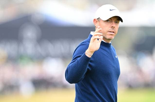 Rory McIlroy salutes the fans on the 1st Green The Open Championship, Day Two, Golf, Royal Portrush Golf Club, Portrush, Northern Ireland, UK - 18 Jul 2025 EDITORIAL USE ONLY No use with unauthorised audio, video, data, fixture lists, club league logos or live services. Online in-match use limited to 120 images, no video emulation. No use in betting, games or single club league player publications. Copyright: xGreigxCowie Shutterstockx 15402506q