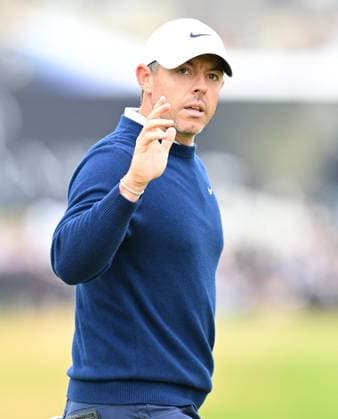 Rory McIlroy salutes the fans on the 1st Green The Open Championship, Day Two, Golf, Royal Portrush Golf Club, Portrush, Northern Ireland, UK - 18 Jul 2025 EDITORIAL USE ONLY No use with unauthorised audio, video, data, fixture lists, club league logos or live services. Online in-match use limited to 120 images, no video emulation. No use in betting, games or single club league player publications. Copyright: xGreigxCowie Shutterstockx 15402506o