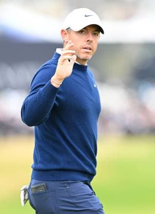 Rory McIlroy salutes the fans on the 1st Green The Open Championship, Day Two, Golf, Royal Portrush Golf Club, Portrush, Northern Ireland, UK - 18 Jul 2025 EDITORIAL USE ONLY No use with unauthorised audio, video, data, fixture lists, club league logos or live services. Online in-match use limited to 120 images, no video emulation. No use in betting, games or single club league player publications. Copyright: xGreigxCowie Shutterstockx 15402506p