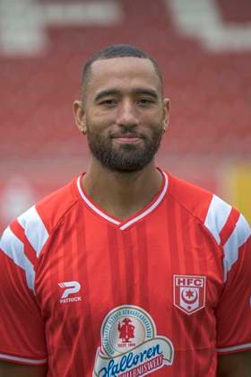 Cyrill Akono (HFC, 14), Hallescher FC, Mannschaft, Teamfoto, Portraets, Spielerfoto, Fussball, RL Nordost, Saison 2025 26, 17.07.2025 Halle Leuna Chemie Stadion ST Deutschland