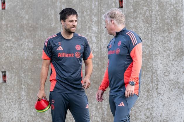 Hamid Masoum Beygi (Athletiktrainer, FC Bayern Muenchen Frauen) und Kjetil Lone (Co-Trainer, FC Bayern Muenchen Frauen) FC Bayern Muenchen Frauen, Fussball, Google Pixel Frauen-Bundesliga, Trainingseinheit, Saison 2025 2026, 21.07.2025. (DFL DFB REGULATIONS PROHIBIT ANY USE OF PHOTOGRAPHS as IMAGE SEQUENCES and or QUASI-VIDEO). FC Bayern Muenchen Frauen, Fussball, Google Pixel Frauen-Bundesliga, Trainingseinheit, Saison 2025 2026, 21.07.2025. Muenchen Copyright: xEibner-Pressefoto HeikexFeinerx EP_HFR