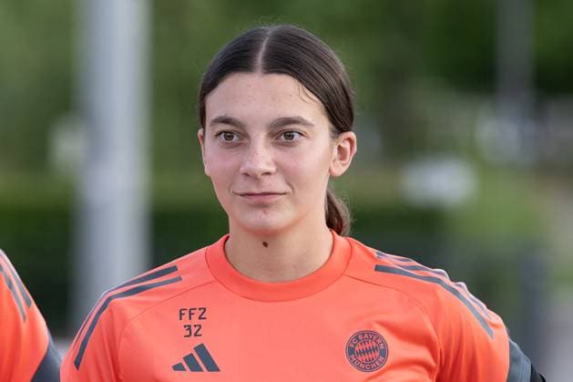 Julia Kreuzpaintner (Torfrau, FC Bayern Muenchen Frauen II, 32) FC Bayern Muenchen Frauen, Fussball, Google Pixel Frauen-Bundesliga, Trainingseinheit, Saison 2025 2026, 21.07.2025. (DFL DFB REGULATIONS PROHIBIT ANY USE OF PHOTOGRAPHS as IMAGE SEQUENCES and or QUASI-VIDEO). FC Bayern Muenchen Frauen, Fussball, Google Pixel Frauen-Bundesliga, Trainingseinheit, Saison 2025 2026, 21.07.2025. Muenchen Copyright: xEibner-Pressefoto HeikexFeinerx EP_HFR