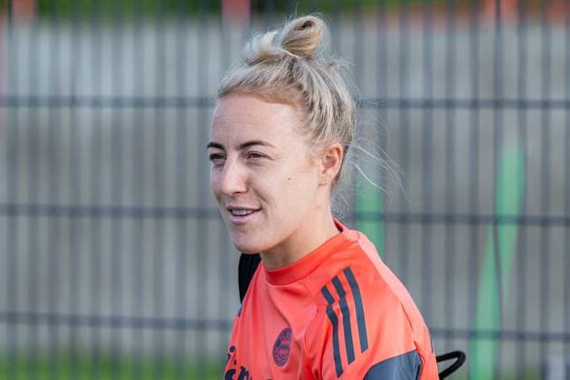 Carolin Simon (FC Bayern Muenchen Frauen, 30) Portrait Portraet. FC Bayern Muenchen Frauen, Fussball, Google Pixel Frauen-Bundesliga, Trainingseinheit, Saison 2025 2026, 21.07.2025. (DFL DFB REGULATIONS PROHIBIT ANY USE OF PHOTOGRAPHS as IMAGE SEQUENCES and or QUASI-VIDEO). FC Bayern Muenchen Frauen, Fussball, Google Pixel Frauen-Bundesliga, Trainingseinheit, Saison 2025 2026, 21.07.2025. Muenchen Copyright: xEibner-Pressefoto HeikexFeinerx EP_HFR