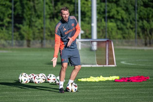 Jerome Reisacher (Chef-Trainer, FC Bayern Muenchen Frauen II) FC Bayern Muenchen Frauen, Fussball, Google Pixel Frauen-Bundesliga, Trainingseinheit, Saison 2025 2026, 21.07.2025. (DFL DFB REGULATIONS PROHIBIT ANY USE OF PHOTOGRAPHS as IMAGE SEQUENCES and or QUASI-VIDEO). FC Bayern Muenchen Frauen, Fussball, Google Pixel Frauen-Bundesliga, Trainingseinheit, Saison 2025 2026, 21.07.2025. Muenchen Copyright: xEibner-Pressefoto HeikexFeinerx EP_HFR