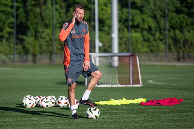 Jerome Reisacher (Chef-Trainer, FC Bayern Muenchen Frauen II) FC Bayern Muenchen Frauen, Fussball, Google Pixel Frauen-Bundesliga, Trainingseinheit, Saison 2025 2026, 21.07.2025. (DFL DFB REGULATIONS PROHIBIT ANY USE OF PHOTOGRAPHS as IMAGE SEQUENCES and or QUASI-VIDEO). FC Bayern Muenchen Frauen, Fussball, Google Pixel Frauen-Bundesliga, Trainingseinheit, Saison 2025 2026, 21.07.2025. Muenchen Copyright: xEibner-Pressefoto HeikexFeinerx EP_HFR