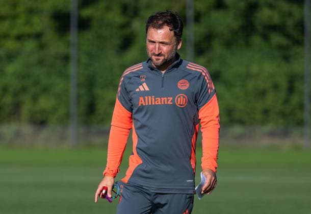 Jose Barcala (Chef-Trainer, FC Bayern Muenchen Frauen) FC Bayern Muenchen Frauen, Fussball, Google Pixel Frauen-Bundesliga, Trainingseinheit, Saison 2025 2026, 21.07.2025. (DFL DFB REGULATIONS PROHIBIT ANY USE OF PHOTOGRAPHS as IMAGE SEQUENCES and or QUASI-VIDEO). FC Bayern Muenchen Frauen, Fussball, Google Pixel Frauen-Bundesliga, Trainingseinheit, Saison 2025 2026, 21.07.2025. Muenchen Copyright: xEibner-Pressefoto HeikexFeinerx EP_HFR
