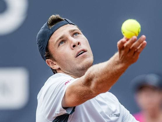 21.07.2025, Sportpark, Kitzbühel, AUT, ATP, Tennis Herren Tour, Generali Open Kitzbühel 2025, 1. Runde, Herren Einzel, im Bild Joel Schwaerzler (AUT) Joel Schwaerzler of Austria during men s single 1. round match at the 2025 Generali Open Kitzbühel of the ATP Tour at the Sportpark in Kitzbühel, Austria on 2025 07 21. Expa Kitzbühel