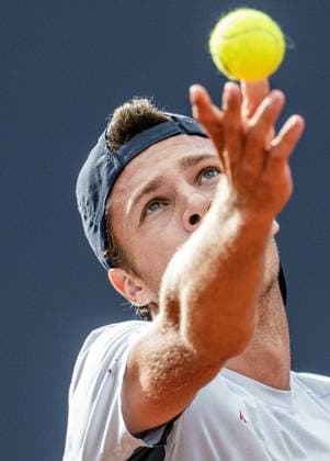21.07.2025, Sportpark, Kitzbühel, AUT, ATP, Tennis Herren Tour, Generali Open Kitzbühel 2025, 1. Runde, Herren Einzel, im Bild Joel Schwaerzler (AUT) Joel Schwaerzler of Austria during men s single 1. round match at the 2025 Generali Open Kitzbühel of the ATP Tour at the Sportpark in Kitzbühel, Austria on 2025 07 21. Expa Kitzbühel