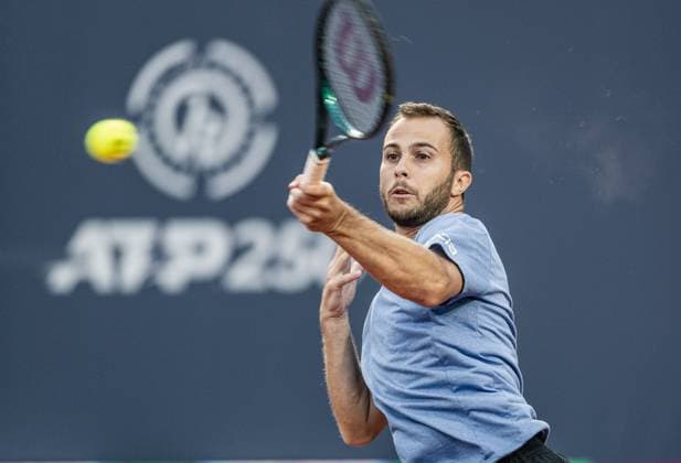 21.07.2025, Sportpark, Kitzbühel, AUT, ATP, Tennis Herren Tour, Generali Open Kitzbühel 2025, 1. Runde, Herren Einzel, im Bild Hugo Gaston (FRA) Hugo Gaston of France during men s single 1. round match at the 2025 Generali Open Kitzbühel of the ATP Tour at the Sportpark in Kitzbühel, Austria on 2025 07 21. Expa Kitzbühel