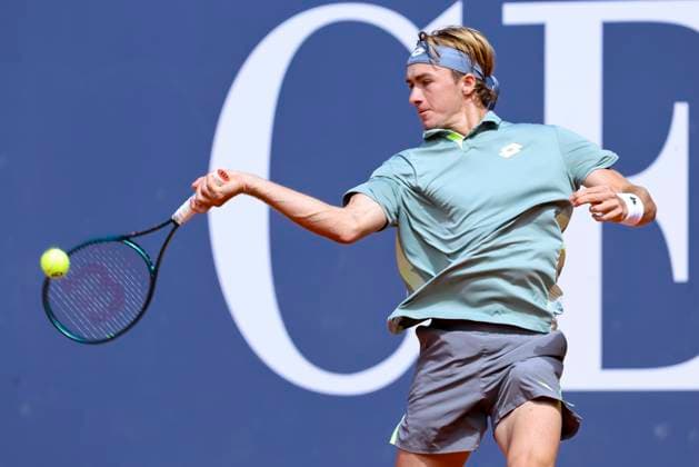 Lukas Neumayer (Austria) kontrolliert den Ball, ATP, Tennis Herren 250 Tournament, Generali Open Kitzbuhel, Tennisstadion am Kapserfeld am 22. July 2025 in Kitzbuehel, Österreich. (Foto von Marco Steinbrenner DeFodi Images) Lukas Neumayer (Austria) controls the ball, ATP 250 Tournament, Generali Open Kitzbuhel, Tennis stadium at Kapserfeld, July 22, 2025 in Kitzbuehel, Austria. (Photo by Marco Steinbrenner DeFodi Images)