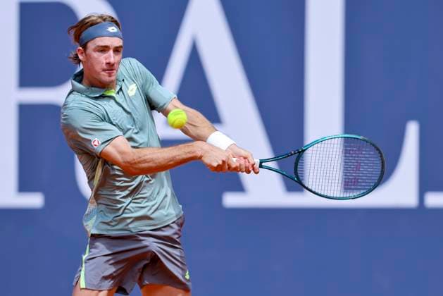 Lukas Neumayer (Austria) kontrolliert den Ball, ATP, Tennis Herren 250 Tournament, Generali Open Kitzbuhel, Tennisstadion am Kapserfeld am 22. July 2025 in Kitzbuehel, Österreich. (Foto von Marco Steinbrenner DeFodi Images) Lukas Neumayer (Austria) controls the ball, ATP 250 Tournament, Generali Open Kitzbuhel, Tennis stadium at Kapserfeld, July 22, 2025 in Kitzbuehel, Austria. (Photo by Marco Steinbrenner DeFodi Images)