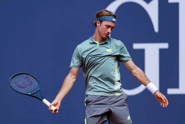 Lukas Neumayer (Austria) schaut enttaeuscht, ATP, Tennis Herren 250 Tournament, Generali Open Kitzbuhel, Tennisstadion am Kapserfeld am 22. July 2025 in Kitzbuehel, Österreich. (Foto von Marco Steinbrenner DeFodi Images) Lukas Neumayer (Austria) looks dejected, ATP 250 Tournament, Generali Open Kitzbuhel, Tennis stadium at Kapserfeld, July 22, 2025 in Kitzbuehel, Austria. (Photo by Marco Steinbrenner DeFodi Images)