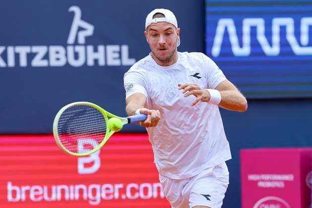 Jan-Lennard Struff (Germany) kontrolliert den Ball, ATP, Tennis Herren 250 Tournament, Generali Open Kitzbuhel, Tennisstadion am Kapserfeld am 22. July 2025 in Kitzbuehel, Österreich. (Foto von Marco Steinbrenner DeFodi Images) Jan-Lennard Struff (Germany) controls the ball, ATP 250 Tournament, Generali Open Kitzbuhel, Tennis stadium at Kapserfeld, July 22, 2025 in Kitzbuehel, Austria. (Photo by Marco Steinbrenner DeFodi Images)