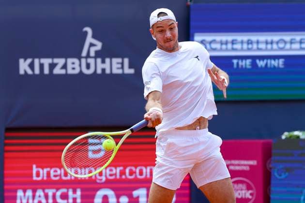 Jan-Lennard Struff (Germany) kontrolliert den Ball, ATP, Tennis Herren 250 Tournament, Generali Open Kitzbuhel, Tennisstadion am Kapserfeld am 22. July 2025 in Kitzbuehel, Österreich. (Foto von Marco Steinbrenner DeFodi Images) Jan-Lennard Struff (Germany) controls the ball, ATP 250 Tournament, Generali Open Kitzbuhel, Tennis stadium at Kapserfeld, July 22, 2025 in Kitzbuehel, Austria. (Photo by Marco Steinbrenner DeFodi Images)