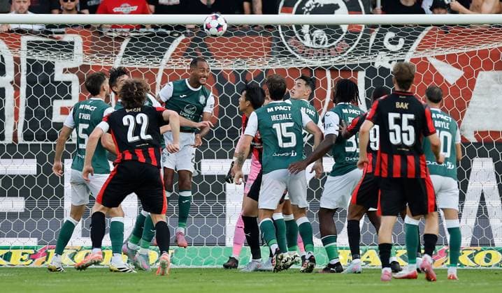 Jordan Obita of Hibernian heads clear Midtjylland v Hibernian, UEFA Europa League, 2nd Qualifying Round, First Leg, Football, MCH Arena, Herning, Denmark - 24 Jul 2025Herning MCH Arena Denmark EDITORIAL USE ONLY No use with unauthorised audio, video, data, fixture lists, club league logos or live services. Online in-match use limited to 120 images, no video emulation. No use in betting, games or single club league player publications. Copyright: xJohnnyxPedersen Shutterstockx 15410838al