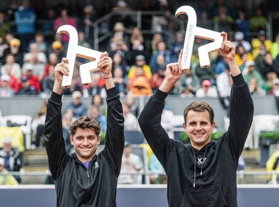 26.07.2025, Sportpark, Kitzbühel, AUT, ATP, Tennis Herren Tour, Generali Open Kitzbühel 2025, Finale, Herren Doppel, im Bild v.l. Patrik Rikl (CZE), Petr Nouza (CZE) f.l. Patrik Rikl and Petr Nouza of Czech Republic during men s double final match at the 2025 Generali Open Kitzbühel of the ATP Tour at the Sportpark in Kitzbühel, Austria on 2025 07 26. Expa Kitzbühel