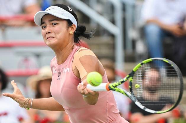 July 27, 2025, Montreal, Pq, Canada: Alexandra Eala, of the Philippines, plays a shot to Marketa Vondrousova, of the Czech Republic, during their first round match at the National Bank Open tennis tournament in Montreal, Sunday, July 27, 2025. Marketa Vondrousova, Alexandra Eala, - ZUMAc35_ 20250727_zaf_c35_017 Copyright: xGrahamxHughesx