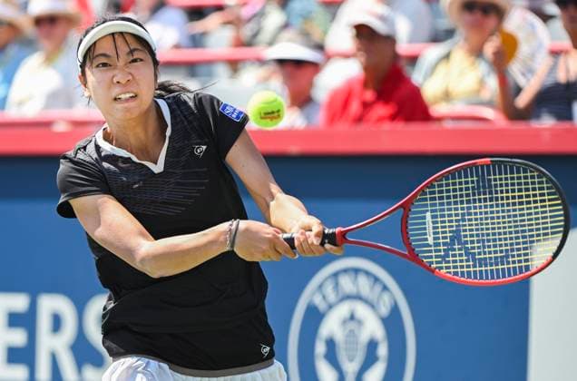 July 29, 2025, Montreal, Pq, Canada: Aoi Ito, of Japan, plays a shot to Jasmine Paolini, of Italy, during their second round match at the National Bank Open tennis tournament in Montreal, Tuesday, July 29, 2025. Aoi Ito, Jasmine Paolini, - ZUMAc35_ 20250729_zaf_c35_053 Copyright: xGrahamxHughesx