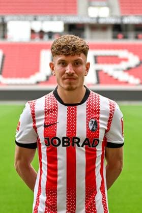 Philipp Treu (SC Freiburg, 29) GER, SC Freiburg, Fussball, 1. BL, Portraettermin 2025 2026, 30.07.2025 GER, SC Freiburg, Fussball, 1. BL, Portraettermin 2025 2026, 30.07.2025 Freiburg Copyright: xEibner-Pressefoto ThomasxHessx EP_THS