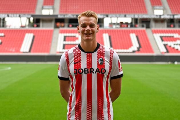 Philipp Lienhart (SC Freiburg, 03) GER, SC Freiburg, Fussball, 1. BL, Portraettermin 2025 2026, 30.07.2025 GER, SC Freiburg, Fussball, 1. BL, Portraettermin 2025 2026, 30.07.2025 Freiburg Copyright: xEibner-Pressefoto ThomasxHessx EP_THS