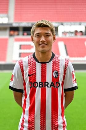 Ritsu Doan (SC Freiburg, 42) GER, SC Freiburg, Fussball, 1. BL, Portraettermin 2025 2026, 30.07.2025 GER, SC Freiburg, Fussball, 1. BL, Portraettermin 2025 2026, 30.07.2025 Freiburg Copyright: xEibner-Pressefoto ThomasxHessx EP_THS