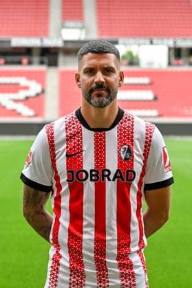 Anthony Jung (SC Freiburg, 05) GER, SC Freiburg, Fussball, 1. BL, Portraettermin 2025 2026, 30.07.2025 GER, SC Freiburg, Fussball, 1. BL, Portraettermin 2025 2026, 30.07.2025 Freiburg Copyright: xEibner-Pressefoto ThomasxHessx EP_THS