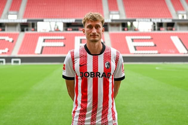 Patrick Osterhage (SC Freiburg, 06) GER, SC Freiburg, Fussball, 1. BL, Portraettermin 2025 2026, 30.07.2025 GER, SC Freiburg, Fussball, 1. BL, Portraettermin 2025 2026, 30.07.2025 Freiburg Copyright: xEibner-Pressefoto ThomasxHessx EP_THS