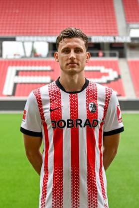 Maximilian Eggestein (SC Freiburg, 08) GER, SC Freiburg, Fussball, 1. BL, Portraettermin 2025 2026, 30.07.2025 GER, SC Freiburg, Fussball, 1. BL, Portraettermin 2025 2026, 30.07.2025 Freiburg Copyright: xEibner-Pressefoto ThomasxHessx EP_THS