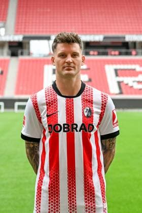 Lukas Kuebler (SC Freiburg, 17) GER, SC Freiburg, Fussball, 1. BL, Portraettermin 2025 2026, 30.07.2025 GER, SC Freiburg, Fussball, 1. BL, Portraettermin 2025 2026, 30.07.2025 Freiburg Copyright: xEibner-Pressefoto ThomasxHessx EP_THS