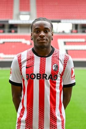 Bruno Ogbus (SC Freiburg, 43) GER, SC Freiburg, Fussball, 1. BL, Portraettermin 2025 2026, 30.07.2025 GER, SC Freiburg, Fussball, 1. BL, Portraettermin 2025 2026, 30.07.2025 Freiburg Copyright: xEibner-Pressefoto ThomasxHessx EP_THS