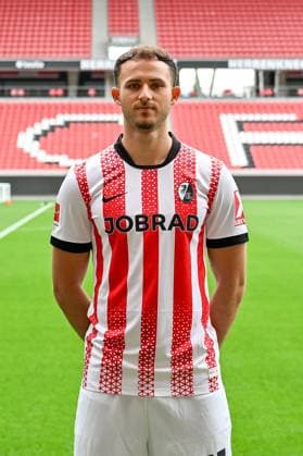 Max Rosenfelder (SC Freiburg, 37) GER, SC Freiburg, Fussball, 1. BL, Portraettermin 2025 2026, 30.07.2025 GER, SC Freiburg, Fussball, 1. BL, Portraettermin 2025 2026, 30.07.2025 Freiburg Copyright: xEibner-Pressefoto ThomasxHessx EP_THS