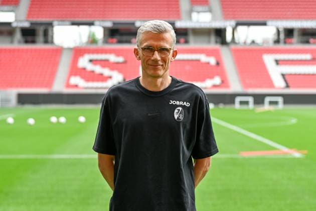 Prof. Dr. Torben Pottgiesser (SC Freiburg, Mannschaftsarzt) GER, SC Freiburg, Fussball, 1. BL, Portraettermin 2025 2026, 30.07.2025 GER, SC Freiburg, Fussball, 1. BL, Portraettermin 2025 2026, 30.07.2025 Freiburg Copyright: xEibner-Pressefoto ThomasxHessx EP_THS