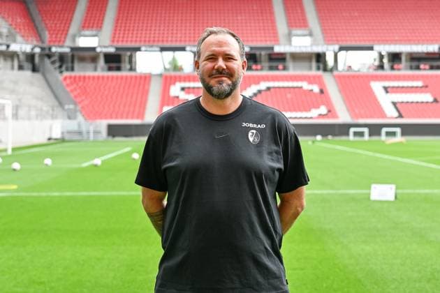 Florian Mack (SC Freiburg, Physiotherapeut) GER, SC Freiburg, Fussball, 1. BL, Portraettermin 2025 2026, 30.07.2025 GER, SC Freiburg, Fussball, 1. BL, Portraettermin 2025 2026, 30.07.2025 Freiburg Copyright: xEibner-Pressefoto ThomasxHessx EP_THS