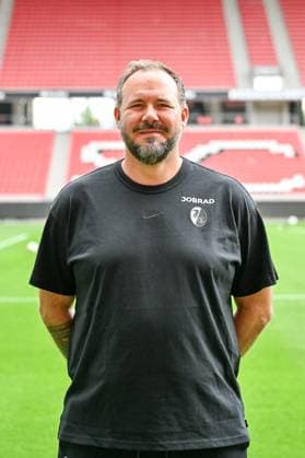 Florian Mack (SC Freiburg, Physiotherapeut) GER, SC Freiburg, Fussball, 1. BL, Portraettermin 2025 2026, 30.07.2025 GER, SC Freiburg, Fussball, 1. BL, Portraettermin 2025 2026, 30.07.2025 Freiburg Copyright: xEibner-Pressefoto ThomasxHessx EP_THS