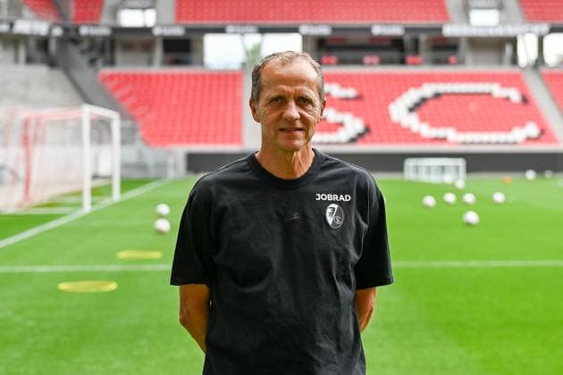 Uwe Vetter (SC Freiburg, Physiotherapeut) GER, SC Freiburg, Fussball, 1. BL, Portraettermin 2025 2026, 30.07.2025 GER, SC Freiburg, Fussball, 1. BL, Portraettermin 2025 2026, 30.07.2025 Freiburg Copyright: xEibner-Pressefoto ThomasxHessx EP_THS