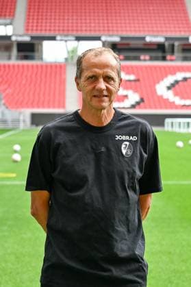 Uwe Vetter (SC Freiburg, Physiotherapeut) GER, SC Freiburg, Fussball, 1. BL, Portraettermin 2025 2026, 30.07.2025 GER, SC Freiburg, Fussball, 1. BL, Portraettermin 2025 2026, 30.07.2025 Freiburg Copyright: xEibner-Pressefoto ThomasxHessx EP_THS