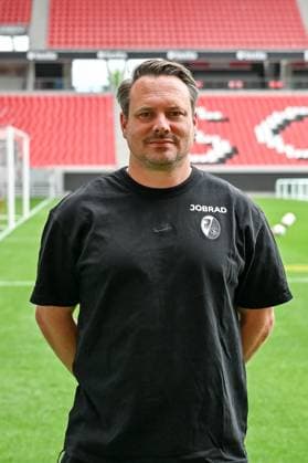 Matthias Rosa (SC Freiburg, Reha-Trainer) GER, SC Freiburg, Fussball, 1. BL, Portraettermin 2025 2026, 30.07.2025 GER, SC Freiburg, Fussball, 1. BL, Portraettermin 2025 2026, 30.07.2025 Freiburg Copyright: xEibner-Pressefoto ThomasxHessx EP_THS