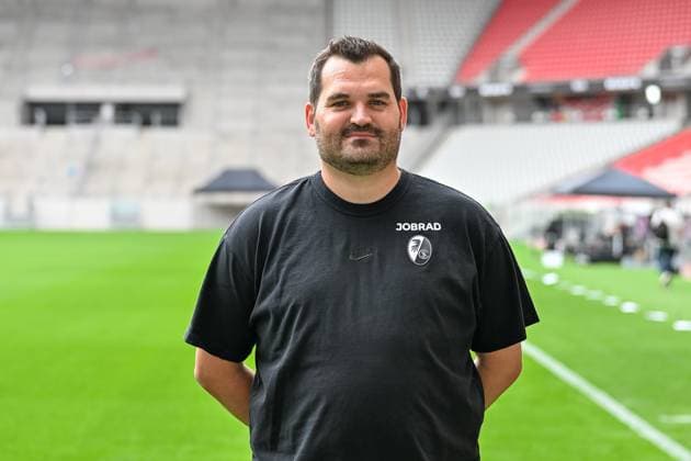 Max Beckmann (SC Freiburg, Zeugwart) GER, SC Freiburg, Fussball, 1. BL, Portraettermin 2025 2026, 30.07.2025 GER, SC Freiburg, Fussball, 1. BL, Portraettermin 2025 2026, 30.07.2025 Freiburg Copyright: xEibner-Pressefoto ThomasxHessx EP_THS