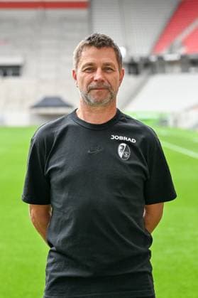 Stefan Spohn (SC Freiburg, Busfahrer) GER, SC Freiburg, Fussball, 1. BL, Portraettermin 2025 2026, 30.07.2025 GER, SC Freiburg, Fussball, 1. BL, Portraettermin 2025 2026, 30.07.2025 Freiburg Copyright: xEibner-Pressefoto ThomasxHessx EP_THS