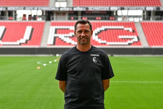 Felix Roth (SC Freiburg, Individualtrainer) GER, SC Freiburg, Fussball, 1. BL, Portraettermin 2025 2026, 30.07.2025 GER, SC Freiburg, Fussball, 1. BL, Portraettermin 2025 2026, 30.07.2025 Freiburg Copyright: xEibner-Pressefoto ThomasxHessx EP_THS