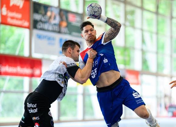 Csaba Leimeter (HBW Balingen Weilstetten, 55) beim Wurf, Sparkassen Cup, Handball Wettbewerb, HBW Balingen Weilstetten vs. Mors Thy Handbold, Maenner, 3. Turniertag, Spielzeit 2025, 03.08.2025 Eibner-Pressefoto Andreas Ulmer Sparkassen Cup, Handball Wettbewerb, HBW Balingen Weilstetten vs. Mors Thy Handbold, Maenner, 3. Turniertag, Spielzeit 2025, 03.08.2025 Altensteig Copyright: xEibner-Pressefoto AndreasxUlmerx EP_AUR