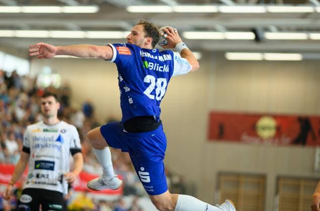 Tobias Heinzelmann (HBW Balingen Weilstetten, 28), beim Wurf, Sparkassen Cup, Handball Wettbewerb, HBW Balingen Weilstetten vs. Mors Thy Handbold, Maenner, 3. Turniertag, Spielzeit 2025, 03.08.2025 Eibner-Pressefoto Andreas Ulmer Sparkassen Cup, Handball Wettbewerb, HBW Balingen Weilstetten vs. Mors Thy Handbold, Maenner, 3. Turniertag, Spielzeit 2025, 03.08.2025 Altensteig Copyright: xEibner-Pressefoto AndreasxUlmerx EP_AUR