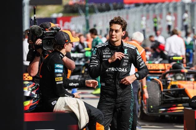 F1 - HUNGARIAN GRAND PRIX 2025 RUSSELL George (gbr), Mercedes AMG F1 Team W16, PIASTRI Oscar (aus), McLaren F1 Team MCL39, portrait during the 2025 Formula 1 Lenovo Hungarian Grand Prix, 14th round of the 2025 FIA Formula One World Championship, WM, Weltmeisterschaft from August 1 to 3, 2025 on the Hungaroring, in Mogyorod, Hungary - MogyorodHungary Copyright: xANTONINxVINCENTx