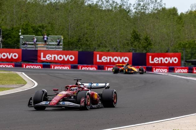 Charles Leclerc (Scuderia Ferrari HP F1 Team, Monaco, 16) und Oscar Piastri (McLaren Formula 1 Team, Australien 81), HUN, Formel 1 Weltmeisterschaft, Grand Prix von Ungarn, Hungaroring, Rennen, Saison 2025, 03.08.2025 HUN, Formel 1 Weltmeisterschaft, Grand Prix von Ungarn, Hungaroring, Rennen, Saison 2025, 03.08.2025 Budapest Copyright: xEibner-Pressefoto MarcelxFischerx EP_MFI