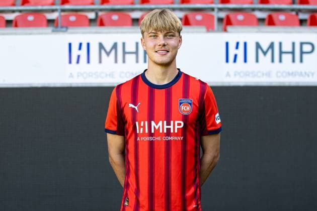 Nick Rothweiler (FC Heidenheim, 33) GER, FC Heidenheim 1846, Fussball, 1. Bundesliga, Portraettermin 2025 2026, 07.08.2025, DFB DFL regulations prohibit any use of photographs as image sequences GER, FC Heidenheim 1846, Fussball, 1. Bundesliga, Portraettermin 2025 2026, 07.08.2025 Heidenheim Copyright: xEibner-Pressefoto RogerxBuerkex EP_RBE