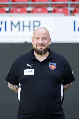 Manuel Henck (FC Heidenheim, Teambetreuer) GER, FC Heidenheim 1846, Fussball, 1. Bundesliga, Portraettermin 2025 2026, 07.08.2025, DFB DFL regulations prohibit any use of photographs as image sequences GER, FC Heidenheim 1846, Fussball, 1. Bundesliga, Portraettermin 2025 2026, 07.08.2025 Heidenheim Copyright: xEibner-Pressefoto RogerxBuerkex EP_RBE
