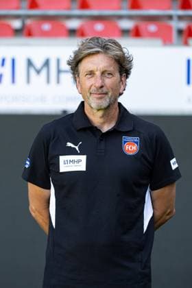 Bernd Weng (FC Heidenheim, Torwarttainer) GER, FC Heidenheim 1846, Fussball, 1. Bundesliga, Portraettermin 2025 2026, 07.08.2025, DFB DFL regulations prohibit any use of photographs as image sequences GER, FC Heidenheim 1846, Fussball, 1. Bundesliga, Portraettermin 2025 2026, 07.08.2025 Heidenheim Copyright: xEibner-Pressefoto RogerxBuerkex EP_RBE